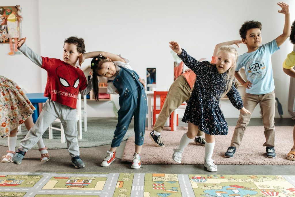 Group Learning Games